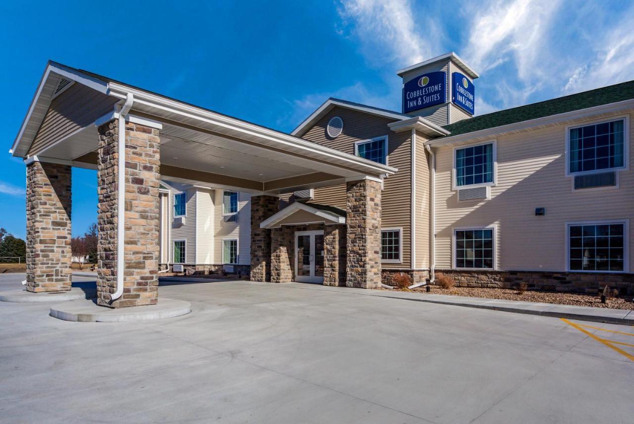 Cobblestone Inn & Suites-Fremont Exterior foto
